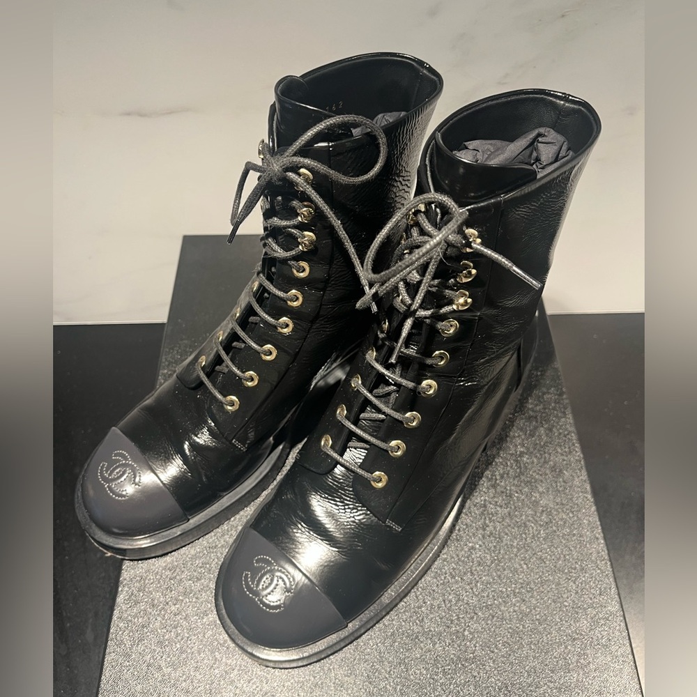Chanel lace up boots size 40 black and dark grey with box and shoe bags - Picture 6 of 14